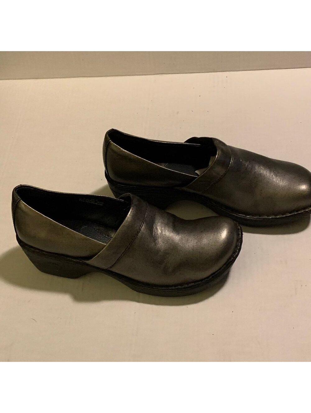 Born Women's 9 Metallic Silver/Black Slip On Clogs Comfort Shoes/Nursing Shoes